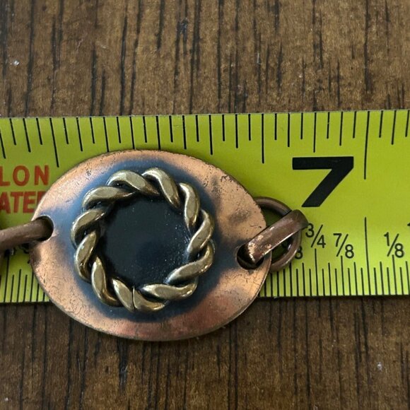 Vintage Copper-Tone Bracelet Copper-Tone Wreath Design Fold-Over Clasp 6.75 In - Picture 3 of 9